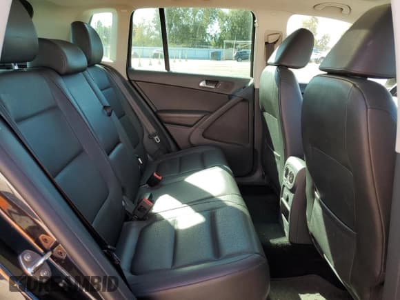 ✅ 2012 Volkswagen Tiguan S • VIN: WVGAV7AX1CW531893 • Lot: 90504775. Listed on Copart with 149,346 mi. Free auction sales archive from the USA and detailed vehicle history report at DreamBid. Image 11.