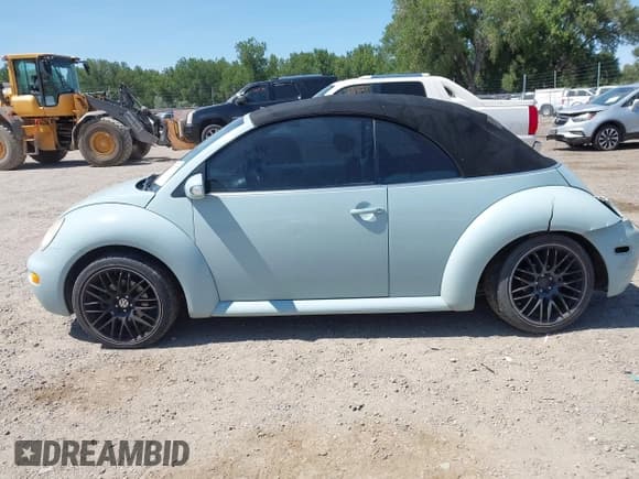 ✅ 2003 Volkswagen Beetle GLS • VIN: 3VWCK21Y73M313455 • Lot: 42710777. Listed on IAAI with 194,093 mi. Free auction sales archive from the USA and detailed vehicle history report at DreamBid. Image 15.