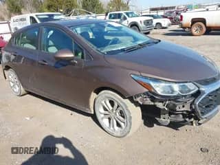 2019 Chevrolet Cruze LS с VIN 3G1BC6SMXKS557893, выставлен на аукционе IAAI как лот 41683647 с пробегом 120 567 миль миль и . История ставок и продаж доступна на DreamBid. Изображение 1.