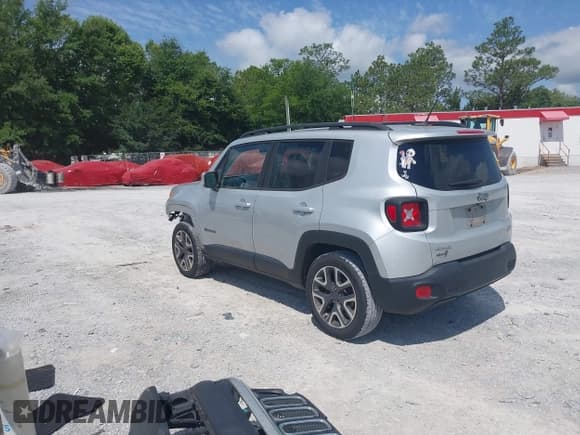 ✅ 2017 Jeep Renegade Latitude • VIN: ZACCJBBB1HPG32435 • Lot: 42254411. Listed on IAAI with 162,864 mi. Free auction sales archive from the USA and detailed vehicle history report at DreamBid. Image 3.