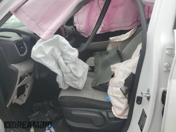 ✅ 2020 Hyundai Venue SEL • VIN: KMHRC8A36LU028884 • Lot: 82568164. Listed on Copart with Not provided. Free auction sales archive from the USA and detailed vehicle history report at DreamBid. Image 7.