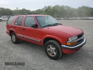 ✅ 2001 Chevrolet Blazer LT • VIN: 1GNDT13W41K125496 • Lot: 58687425. Wystawiony na Copart z przebiegiem 102 504 mil. Bezpłatny archiwum sprzedaży aukcyjnych z USA i szczegółowy raport historii pojazdu na DreamBid. Zdjęcie 4.