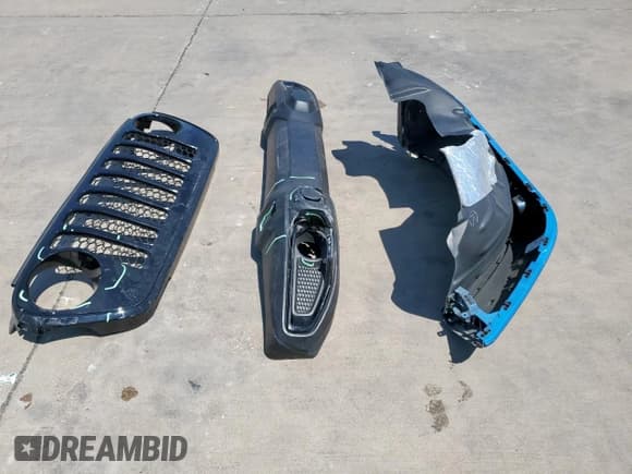 ✅ 2023 Jeep Gladiator Willys • VIN: 1C6HJTAGXPL555373 • Lot: 68546115. Listed on Copart with 26,486 mi. Free auction sales archive from the USA and detailed vehicle history report at DreamBid. Image 12.