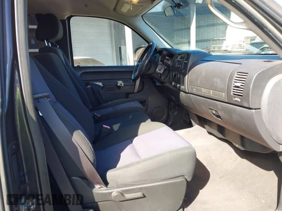 ✅ 2010 Chevrolet Silverado 1500 LT • VIN: 1GCSCSEA7AZ114426 • Lot: 41033837. Wystawiony na IAAI z przebiegiem 96 894 mil. Bezpłatny archiwum sprzedaży aukcyjnych z USA i szczegółowy raport historii pojazdu na DreamBid. Zdjęcie 5.