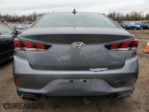 ✅ 2018 Hyundai Sonata Limited • VIN: 5NPE34AF7JH718432 • Lot: 70519762. Listed on Copart with 71,986 mi. Free auction sales archive from the USA and detailed vehicle history report at DreamBid. Image 6.