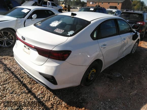 ✅ 2019 Kia Forte LXS • VIN: 3KPF24AD1KE006977 • Lot: 40460483. Listed on IAAI with 60,464 mi. Free auction sales archive from the USA and detailed vehicle history report at DreamBid. Image 4.