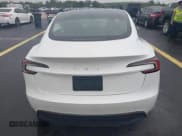 ✅ 2024 Tesla Model 3 • VIN: 5YJ3E1EAXRF740594 • Lot: 42423152. Wystawiony na IAAI z przebiegiem 7 604 mil. Bezpłatny archiwum sprzedaży aukcyjnych z USA i szczegółowy raport historii pojazdu na DreamBid. Zdjęcie 16.
