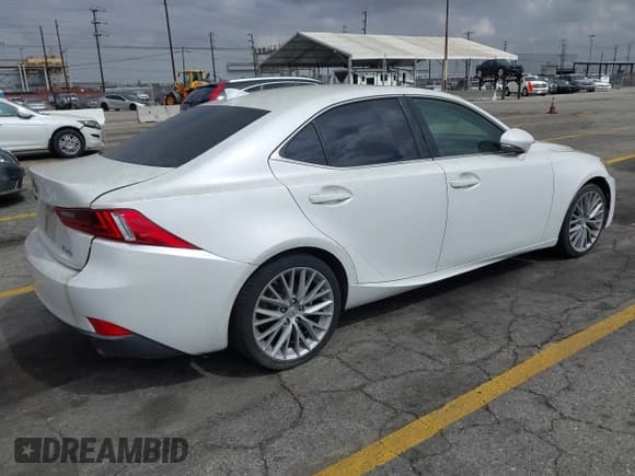 ✅ 2014 Lexus IS 250 • VIN: JTHBF1D24E5034010 • Lot: 43366614. Wystawiony na IAAI z przebiegiem 143 395 mil. Bezpłatny archiwum sprzedaży aukcyjnych z USA i szczegółowy raport historii pojazdu na DreamBid. Zdjęcie 4.