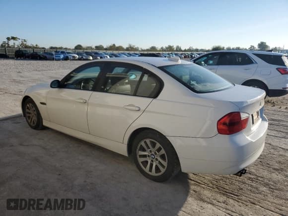 ✅ 2006 BMW 3 Series 325i • VIN: WBAVB17586NK37755 • Lot: 86674375. Wystawiony na Copart z przebiegiem 239 489 mil. Bezpłatny archiwum sprzedaży aukcyjnych z USA i szczegółowy raport historii pojazdu na DreamBid. Zdjęcie 2.