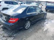 ✅ 2013 Mercedes-Benz C 250 Sport • VIN: WDDGF4HB5DA869063 • Lot: 42740089. Wystawiony na IAAI z przebiegiem 141 781 mil. Bezpłatny archiwum sprzedaży aukcyjnych z USA i szczegółowy raport historii pojazdu na DreamBid. Zdjęcie 4.