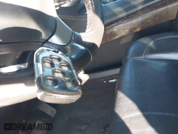 2017 Chevrolet Tahoe LT z VIN 1GNSKBKC4HR115785, wystawiony jako IAAI lot #43473656 z przebiegiem 160 271 mil mil oraz . Historia ofert i sprzedaży dostępna na DreamBid. Obrazek 11.