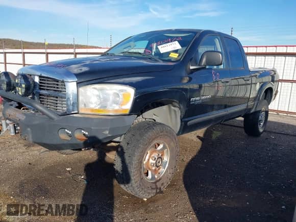 2006 Dodge 3500 SLT z VIN 3D7LX38C06G173083, wystawiony jako IAAI lot #40812972 z przebiegiem Nie podano mil oraz . Historia ofert i sprzedaży dostępna na DreamBid. Obrazek 2.
