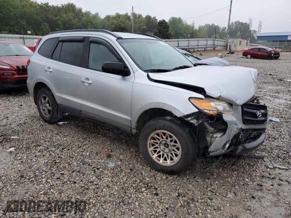 ✅ 2009 Hyundai Santa Fe GLS • VIN: 5NMSG13D19H323592 • Lot: 71422564. Listed on Copart with 193,786 mi. Free auction sales archive from the USA and detailed vehicle history report at DreamBid. Image 4.