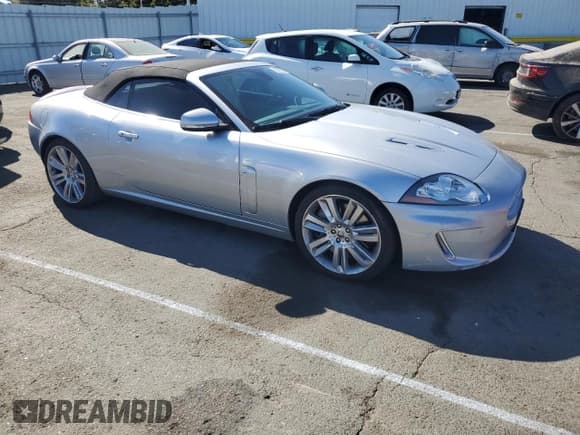 ✅ 2011 Jaguar XK XKR • VIN: SAJWA4EC6BMB38921 • Lot: 69595955. Wystawiony na Copart z przebiegiem 55 158 mil. Bezpłatny archiwum sprzedaży aukcyjnych z USA i szczegółowy raport historii pojazdu na DreamBid. Zdjęcie 4.