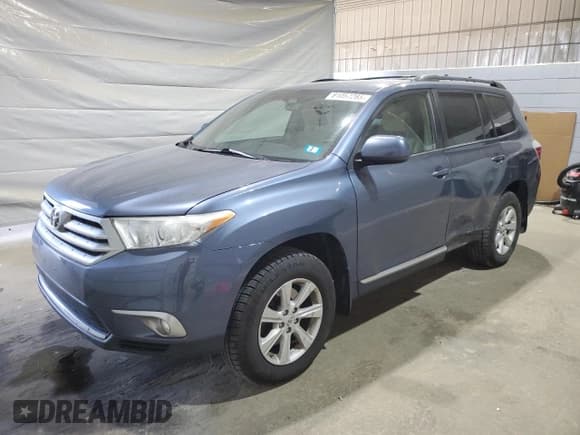 ✅ 2011 Toyota Highlander • VIN: 5TDBK3EH5BS079460 • Лот: 81057285. Опубликован ранее на Copart с пробегом 140 708 миль. Бесплатный доступ к архиву аукционных продаж из США и подробный отчёт об истории автомобиля на DreamBid. Изображение 1.