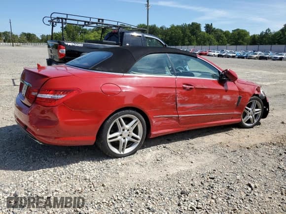 ✅ 2012 Mercedes-Benz E 550 • VIN: WDDKK7DFXCF151932 • Лот: 69837374. Опубликован ранее на Copart с пробегом 150 190 миль. Бесплатный доступ к архиву аукционных продаж из США и подробный отчёт об истории автомобиля на DreamBid. Изображение 3.