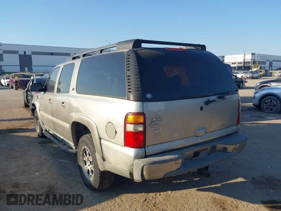 ✅ 2003 Chevrolet Suburban Z71 • VIN: 3GNFK16ZX3G265242 • Lot: 43476969. Wystawiony na IAAI z przebiegiem 225 973 mil. Bezpłatny archiwum sprzedaży aukcyjnych z USA i szczegółowy raport historii pojazdu na DreamBid. Zdjęcie 3.