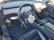 ✅ 2019 Tesla Model 3 Mid Range • VIN: 5YJ3E1EA7KF394798 • Лот: 93985265. Опубликован ранее на Copart с пробегом 163 543 миль. Бесплатный доступ к архиву аукционных продаж из США и подробный отчёт об истории автомобиля на DreamBid. Изображение 8.