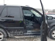 ✅ 2005 Mercedes-Benz M 350 • VIN: 4JGAB57E85A530954 • Лот: 43872467. Опубликован ранее на IAAI с пробегом 132 565 миль. Бесплатный доступ к архиву аукционных продаж из США и подробный отчёт об истории автомобиля на DreamBid. Изображение 5.