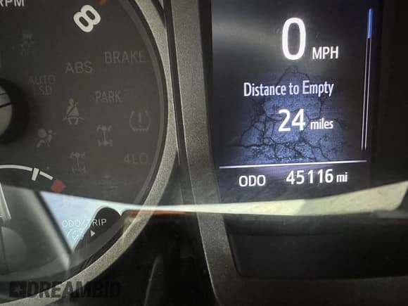 ✅ 2023 Toyota Tacoma SR • VIN: 3TYCZ5AN0PT110522 • Lot: 41928557. Wystawiony na IAAI z przebiegiem 45 116 mil. Bezpłatny archiwum sprzedaży aukcyjnych z USA i szczegółowy raport historii pojazdu na DreamBid. Zdjęcie 7.