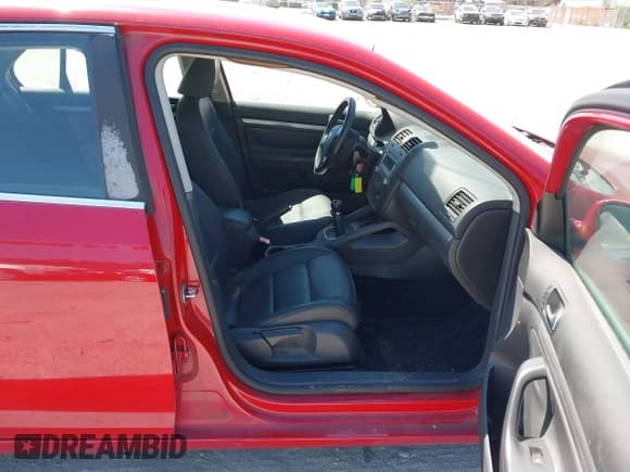 ✅ 2009 Volkswagen Jetta SE • VIN: 3VWRZ71K19M042108 • Lot: 41876859. Listed on IAAI with 187,206 mi. Free auction sales archive from the USA and detailed vehicle history report at DreamBid. Image 5.