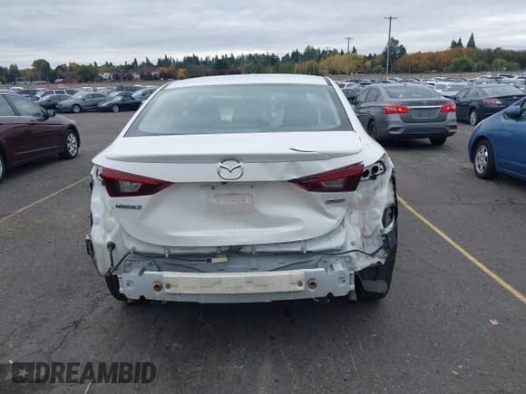 ✅ 2015 Mazda 3 i Touring • VIN: JM1BM1V73F1250988 • Lot: 43565311. Wystawiony na IAAI z przebiegiem 130 297 mil. Bezpłatny archiwum sprzedaży aukcyjnych z USA i szczegółowy raport historii pojazdu na DreamBid. Zdjęcie 17.