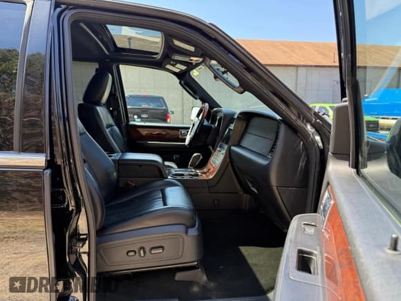 ✅ 2017 Lincoln Navigator Select • VIN: 5LMJJ3JT3HEL09741 • Лот: 53342935. Опубликован ранее на Copart с пробегом 239 777 миль. Бесплатный доступ к архиву аукционных продаж из США и подробный отчёт об истории автомобиля на DreamBid. Изображение 5.