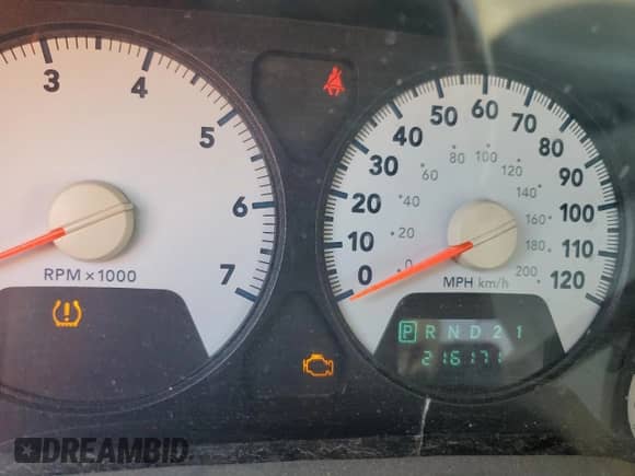 2008 Dodge 1500 SLT z VIN 1D7HU18248S545434, wystawiony jako Copart lot #80617745 z przebiegiem 216 171 mil mil oraz Szkoda całkowita • Salvage title. Historia ofert i sprzedaży dostępna na DreamBid. Obrazek 9.