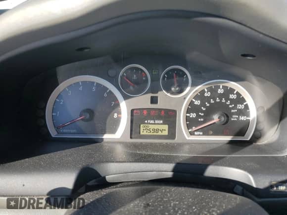 2005 Hyundai Santa Fe GLS z VIN KM8SC13D45U890745, wystawiony jako Copart lot #88348075 z przebiegiem 175 984 mil mil oraz Szkoda całkowita • Salvage title. Historia ofert i sprzedaży dostępna na DreamBid. Obrazek 9.