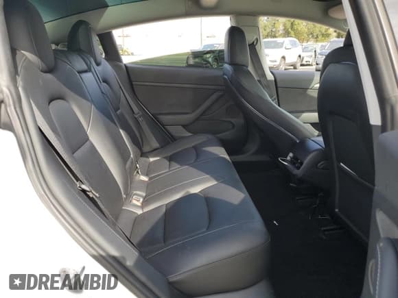 ✅ 2023 Tesla Model 3 • VIN: 5YJ3E1EA2PF429917 • Lot: 49080985. Wystawiony na Copart z przebiegiem 21 400 mil. Bezpłatny archiwum sprzedaży aukcyjnych z USA i szczegółowy raport historii pojazdu na DreamBid. Zdjęcie 10.