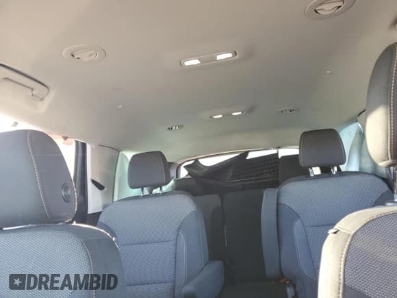 ✅ 2019 Chevrolet Traverse LT Cloth • VIN: 1GNERGKW9KJ318628 • Lot: 92712595. Wystawiony na Copart z przebiegiem 72 682 mil. Bezpłatny archiwum sprzedaży aukcyjnych z USA i szczegółowy raport historii pojazdu na DreamBid. Zdjęcie 10.