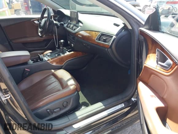 ✅ 2012 Audi A7 Prestige • VIN: WAU2GAFC6CN076550 • Lot: 42580756. Listed on IAAI with 117,190 mi. Free auction sales archive from the USA and detailed vehicle history report at DreamBid. Image 5.