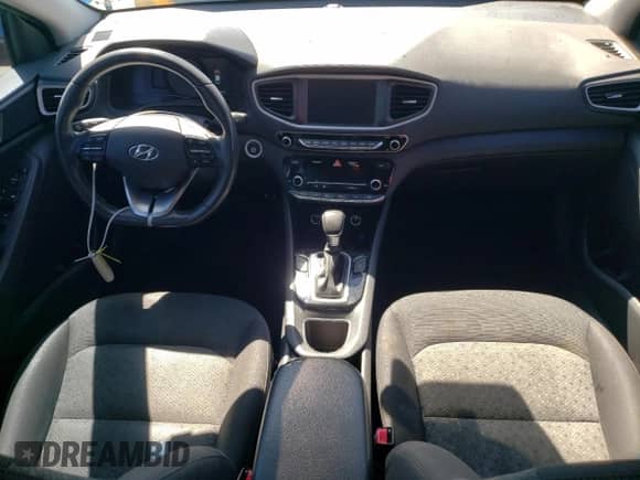 2017 Hyundai Ioniq SEL с VIN KMHC75LC6HU031572, выставлен на аукционе Copart как лот 49340214 с пробегом 99 278 миль миль и Списание • Salvage title. История ставок и продаж доступна на DreamBid. Изображение 8.