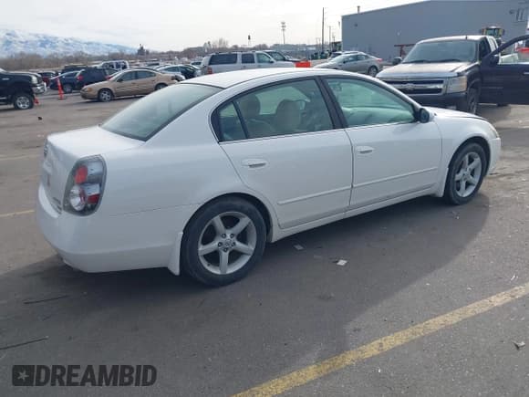 ✅ 2006 Nissan Altima SL • VIN: 1N4BL11D16C268852 • Лот: 41270971. Опубликован ранее на IAAI с пробегом 245 513 миль. Бесплатный доступ к архиву аукционных продаж из США и подробный отчёт об истории автомобиля на DreamBid. Изображение 4.