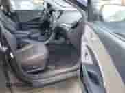 2016 Hyundai Santa Fe z VIN 5XYZUDLB8GG311292, wystawiony jako IAAI lot #43247809 z przebiegiem 169 191 mil mil oraz . Historia ofert i sprzedaży dostępna na DreamBid. Obrazek 5.