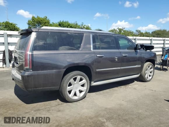 ✅ 2016 Cadillac Escalade ESV Luxury Collection • VIN: 1GYS4HKJ0GR116493 • Lot: 82745185. Wystawiony na Copart z przebiegiem 106 023 mil. Bezpłatny archiwum sprzedaży aukcyjnych z USA i szczegółowy raport historii pojazdu na DreamBid. Zdjęcie 3.