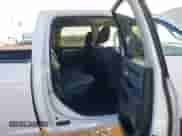 2023 Ram 1500 SLT z VIN 1C6RR7TT1PS565228, wystawiony jako IAAI lot #43587956 z przebiegiem 60 727 mil mil oraz . Historia ofert i sprzedaży dostępna na DreamBid. Obrazek 8.