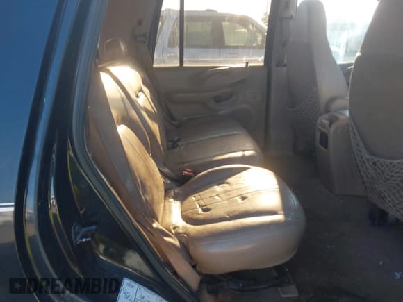 ✅ 1997 Ford Expedition XLT • VIN: 1FMFU18LXVLB22952 • Lot: 41706527. Listed on IAAI with 282,860 mi. Free auction sales archive from the USA and detailed vehicle history report at DreamBid. Image 8.