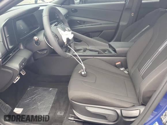 ✅ 2025 Hyundai Elantra SEL Sport • VIN: KMHLM4DG6SU056757 • Lot: 80873435. Listed on Copart with 934 mi. Free auction sales archive from the USA and detailed vehicle history report at DreamBid. Image 7.