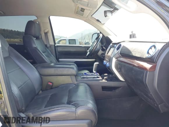 ✅ 2016 Toyota Tundra Limited • VIN: 5TFHW5F11GX556169 • Лот: 42281239. Опубликован ранее на IAAI с пробегом 133 460 миль. Бесплатный доступ к архиву аукционных продаж из США и подробный отчёт об истории автомобиля на DreamBid. Изображение 5.