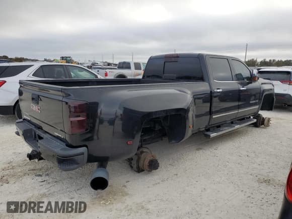 ✅ 2015 GMC Sierra 3500HD Denali • VIN: 1GT424E80FF657761 • Lot: 75131604. Wystawiony na Copart z przebiegiem 78 011 mil. Bezpłatny archiwum sprzedaży aukcyjnych z USA i szczegółowy raport historii pojazdu na DreamBid. Zdjęcie 3.