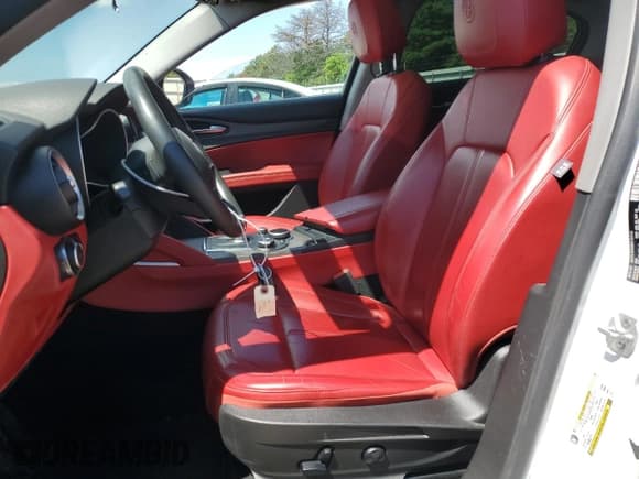 ✅ 2019 Alfa Romeo Stelvio Ti Sport • VIN: ZASPAKBN0K7C71948 • Lot: 65691075. Wystawiony na Copart z przebiegiem 56 222 mil. Bezpłatny archiwum sprzedaży aukcyjnych z USA i szczegółowy raport historii pojazdu na DreamBid. Zdjęcie 7.