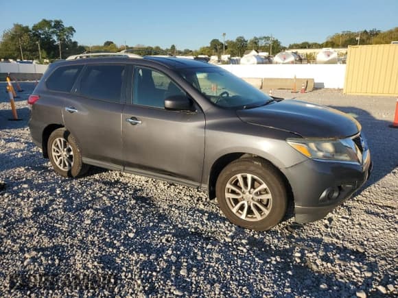 ✅ 2014 Nissan Pathfinder S • VIN: 5N1AR2MM4EC723354 • Lot: 81950565. Listed on Copart with 116,581 mi. Free auction sales archive from the USA and detailed vehicle history report at DreamBid. Image 4.