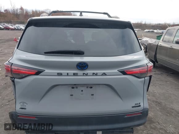 ✅ 2022 Toyota Sienna XLE Woodland Edition • VIN: 5TDASKFC1NS049157 • Lot: 43685444. Listed on IAAI with 52,302 mi. Free auction sales archive from the USA and detailed vehicle history report at DreamBid. Image 16.