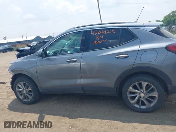 ✅ 2021 Buick Encore GX Essence • VIN: KL4MMGSL3MB134429 • Lot: 42469245. Wystawiony na IAAI z przebiegiem 49 427 mil. Bezpłatny archiwum sprzedaży aukcyjnych z USA i szczegółowy raport historii pojazdu na DreamBid. Zdjęcie 14.