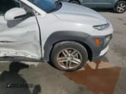 ✅ 2019 Hyundai Kona SE • VIN: KM8K12AA4KU235078 • Лот: 92199565. Опубликован ранее на Copart с пробегом 107 609 миль. Бесплатный доступ к архиву аукционных продаж из США и подробный отчёт об истории автомобиля на DreamBid. Изображение 14.