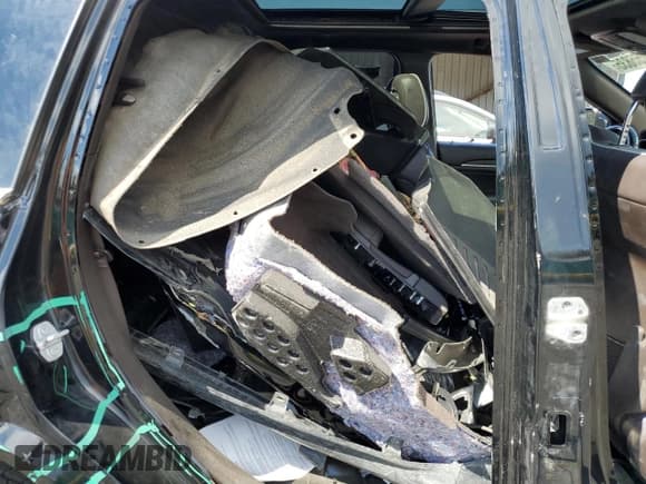 ✅ 2019 Jeep Grand Cherokee Overland • VIN: 1C4RJFCG1KC767373 • Lot: 69255835. Listed on Copart with 82,243 mi. Free auction sales archive from the USA and detailed vehicle history report at DreamBid. Image 11.