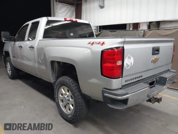 ✅ 2015 Chevrolet Silverado 2500HD Work Truck • VIN: 1GC2KUEGXFZ542615 • Lot: 42372675. Wystawiony na IAAI z przebiegiem 154 300 mil. Bezpłatny archiwum sprzedaży aukcyjnych z USA i szczegółowy raport historii pojazdu na DreamBid. Zdjęcie 3.