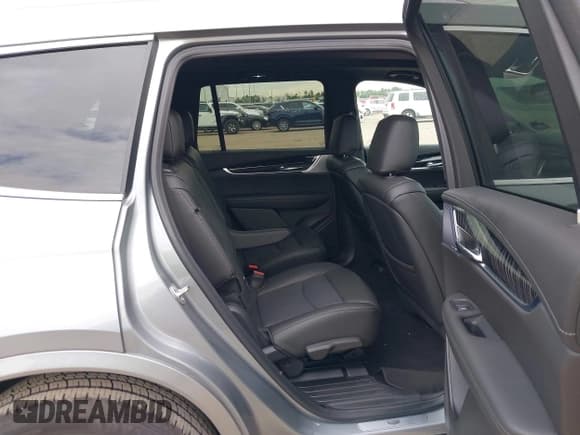 ✅ 2025 Cadillac XT6 FWD Premium Luxury • VIN: 1GYKPCRS0SZ119055 • Lot: 42574001. Listed on IAAI with 17,137 mi. Free auction sales archive from the USA and detailed vehicle history report at DreamBid. Image 8.