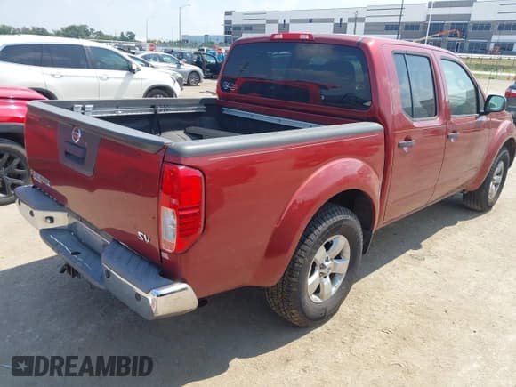 ✅ 2013 Nissan Frontier SL • VIN: 1N6AD0ER1DN728402 • Lot: 43217166. Wystawiony na IAAI z przebiegiem 205 386 mil. Bezpłatny archiwum sprzedaży aukcyjnych z USA i szczegółowy raport historii pojazdu na DreamBid. Zdjęcie 4.